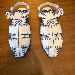 NWOT Farm Rio Blue and White Palm Tree Sandals. Size 8